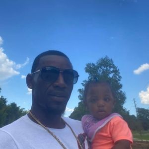 Meet your Posher, Ellis